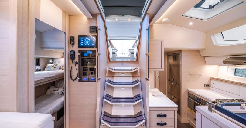 Photo intérieur Jeanneau Yacht 65